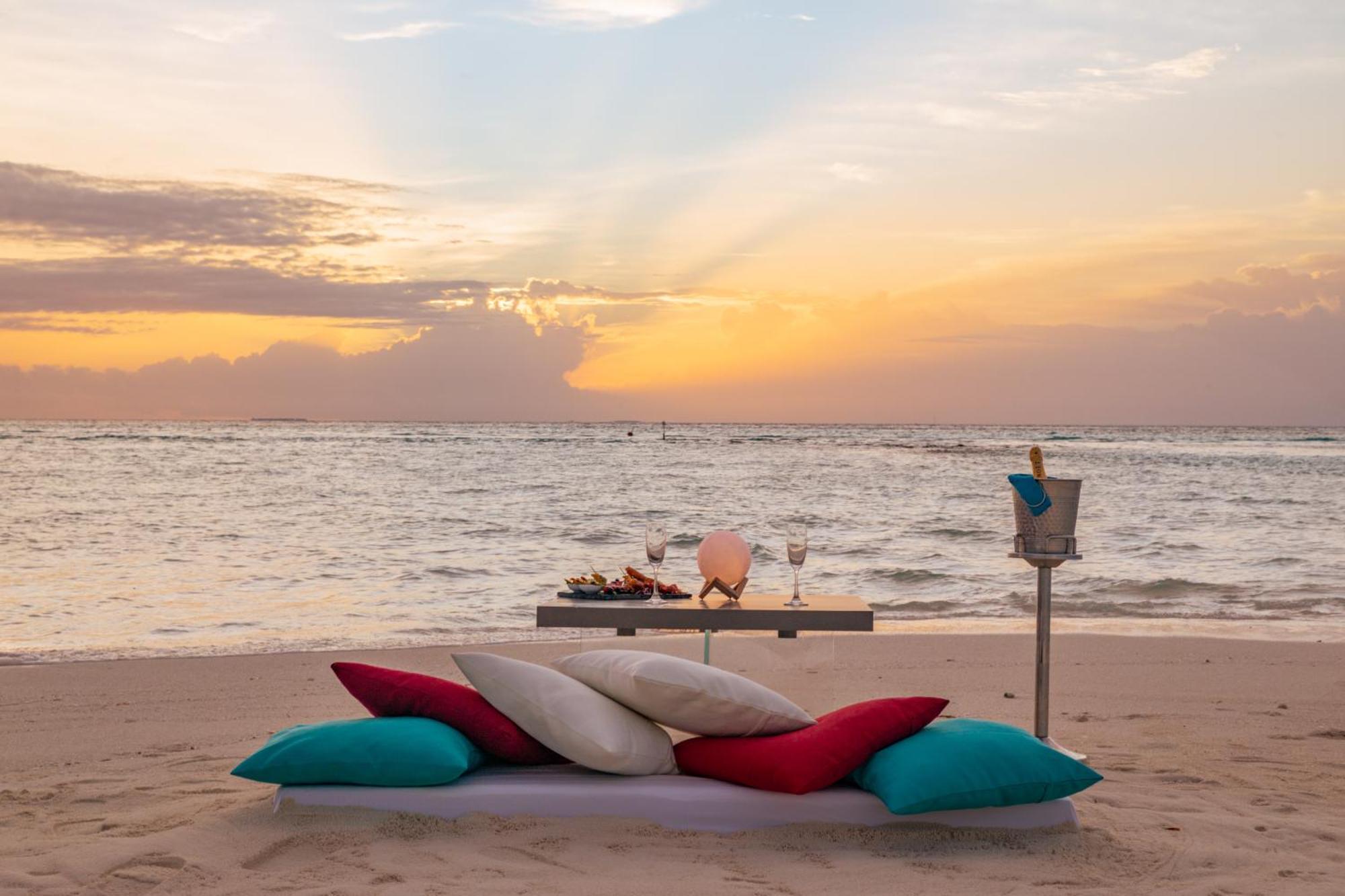 You & Me Maldives - Adults Only - Premium All-Inclusive Muravandhoo Exteriör bild