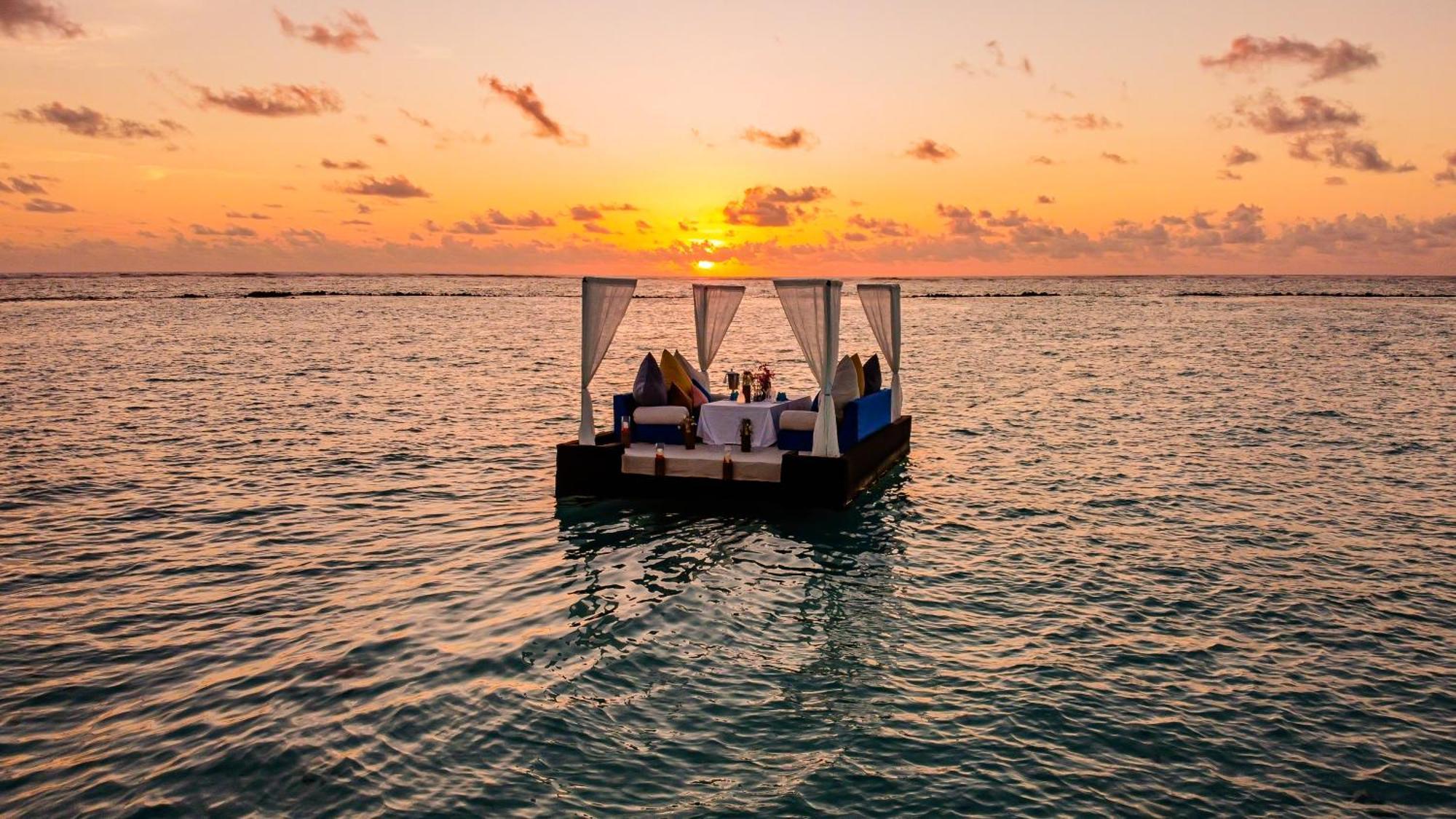 You & Me Maldives - Adults Only - Premium All-Inclusive Muravandhoo Exteriör bild